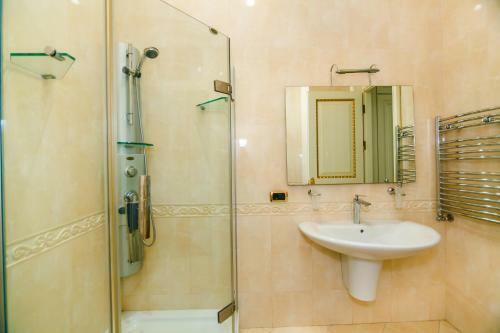 Hostal Apartment On V?p Mado