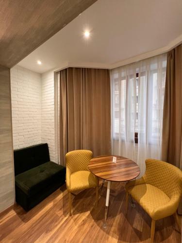 Ch Hotel