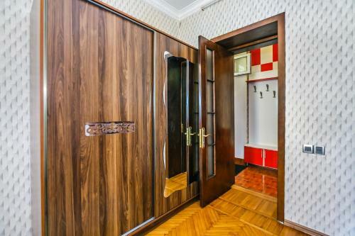 Apartment At Nizami Street