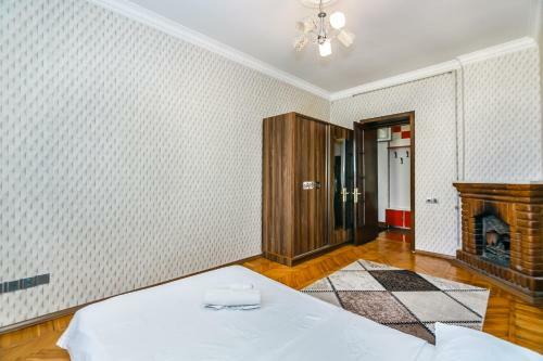 Apartment At Nizami Street