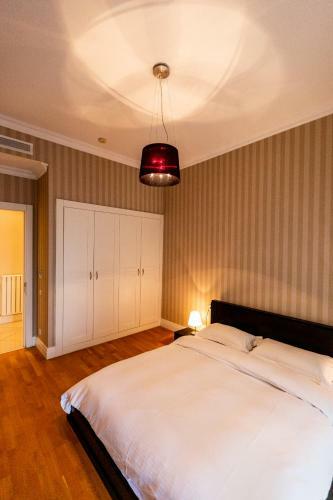 Luxury Central Seaview Apartment
