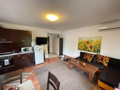 Panteli Apart House