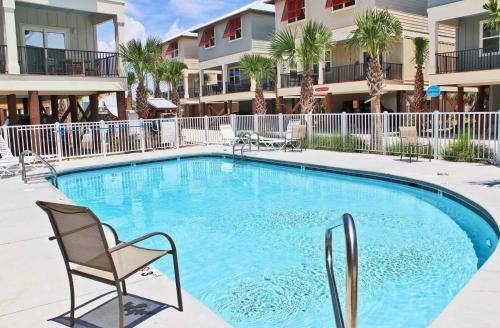 Romeo Beach By Youngs Suncoast