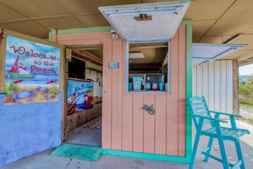 The Cotton Candy Beach House Cottage