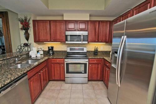 Crystal Tower 1205 By Youngs Suncoast