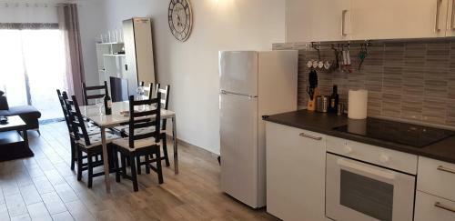 Apartamento Luxury 2 Bedroom Apt 50 M From Beach