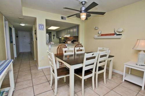 Castaways By Youngs Suncoast