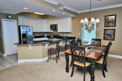San Carlos 1001 By Youngs Suncoast