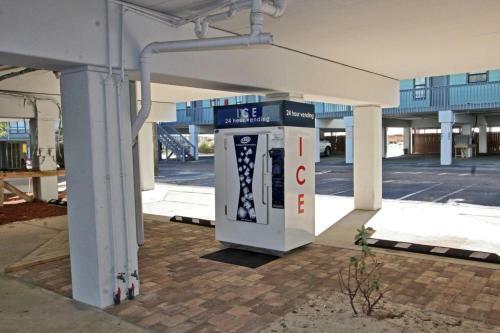 Ocean Reef 304 By Youngs Suncoast