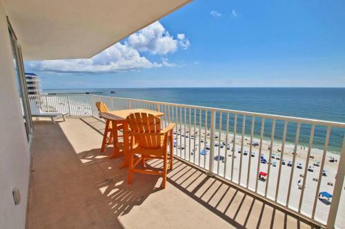 Lighthouse By Youngs Suncoast