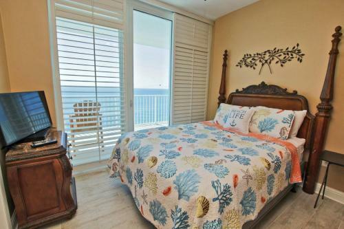 Lighthouse By Youngs Suncoast