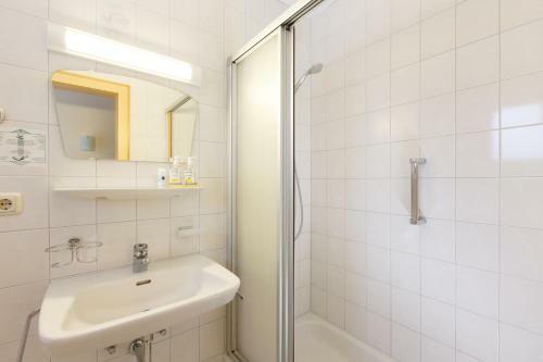 Hostal Hotel Gasthof Adler