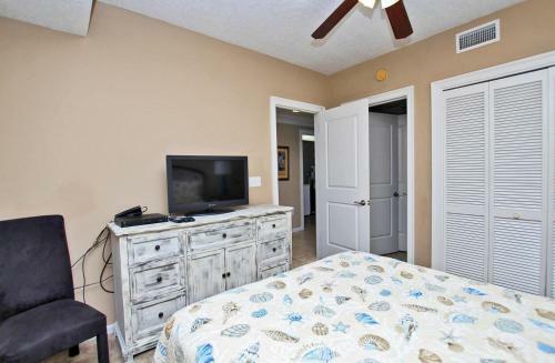 Colonnades 1202 By Youngs Suncoast