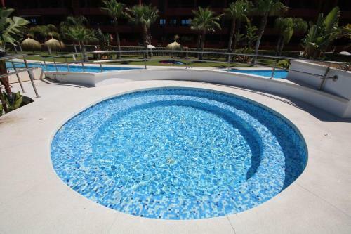 Apartamento �tico Playa Granada Golf + Piscina Con Jacuzzi