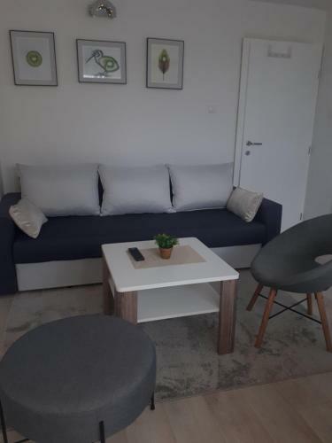 Apartman Kiwi In A Quite Central Area