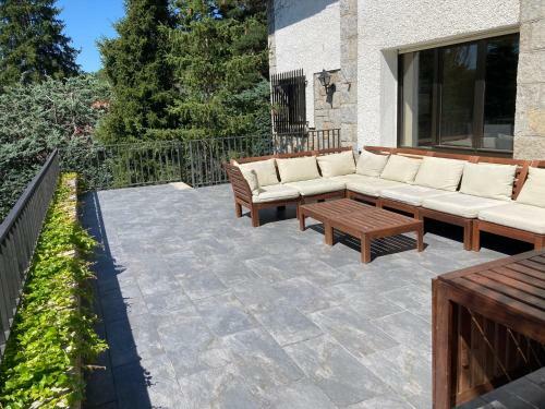 Gran Chalet Con Piscina En Navacerrada