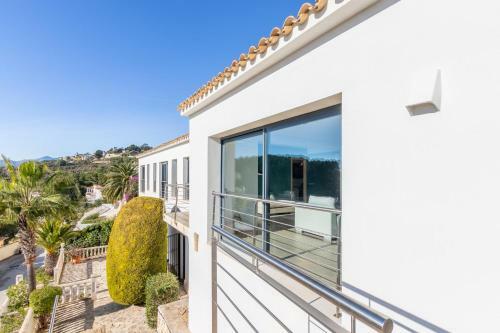Luxury Villa With Stunning Sea View