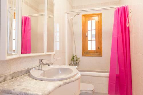 Villa Con Piscina En N�jar