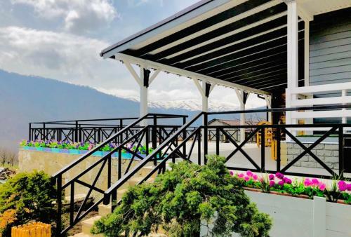 Hotel Cottage Chalet And Tours