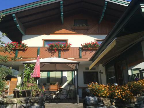 Hostal Pension Wieser "baschtlmai"