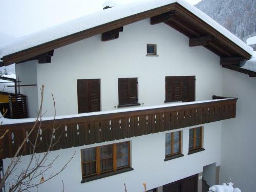 Hostal Hotel Garni Almjur