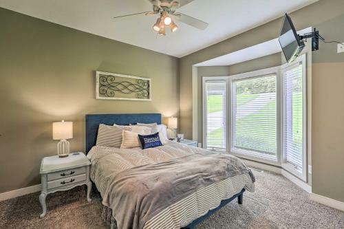 Waterfront Riverside Home With Grill And On-site Dock!
