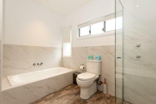 Blissful Beachfront Pad / Broulee