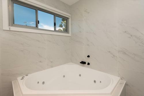 Beachfront Bliss / Broulee