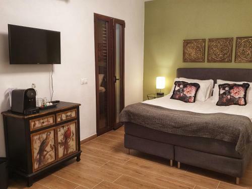 Olive Tree Bed And Breakfast