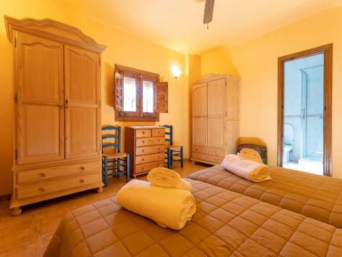 Inviting Cottage In �rgiva With A Private Swimming Pool