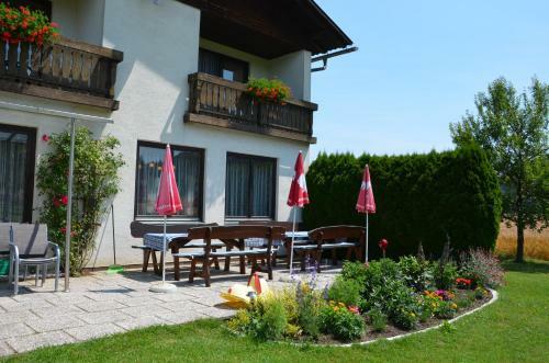 Hostal Pension Tschische