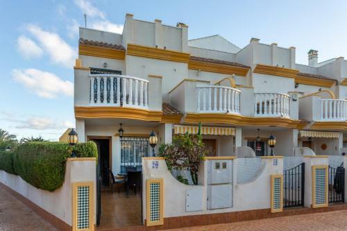 Pool-side Townhouse In Cabo Roig