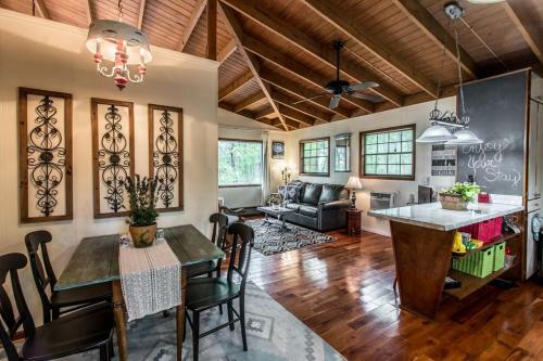 Tree House Cabin - The Original