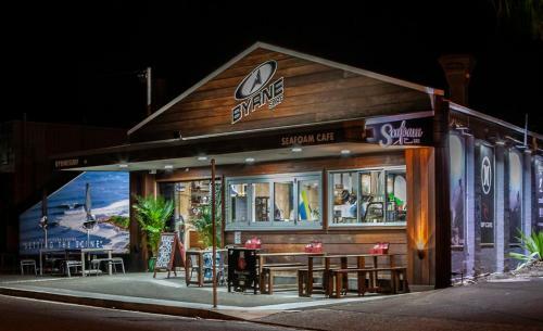 Hostal Sandon Point Coastal Abode