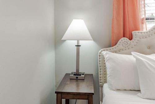 Apartamento Dauphin District Darling #4 Downtown, Dining