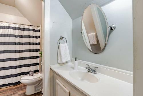 Apartamento Dauphin District Darling #3-downtown, Restaurants