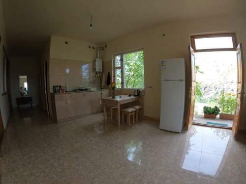 Hostal Nnn Guest House