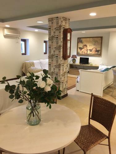 Apartamento Independiente Con Jard�n Privado
