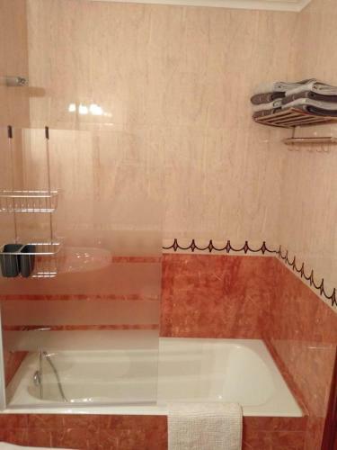 Apartamento Due�as (Centro Ciudad, Plaza de Garaje)