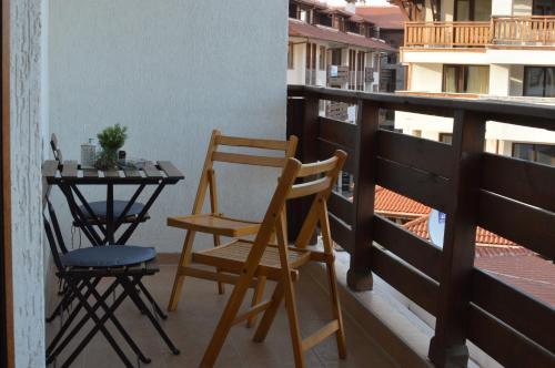 Pine Tree Apartment D34