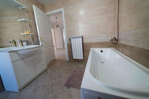 Hostal Ikonomov House