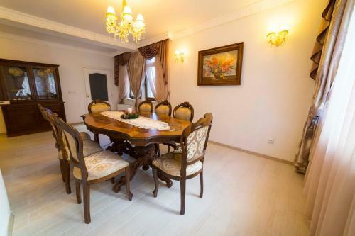 Hostal Ikonomov House