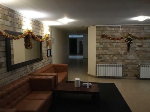 2 Bedroom Apartment Near Gondola