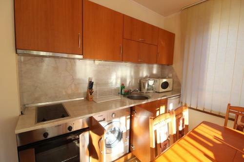 2 Bedroom Apartment Near Gondola