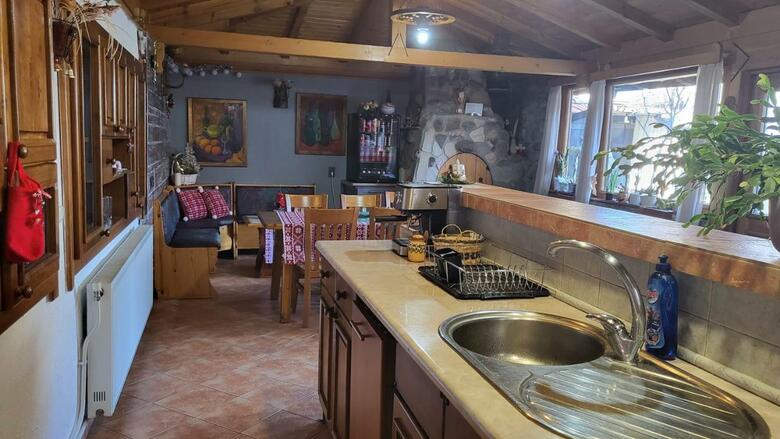 Hostal Boina House