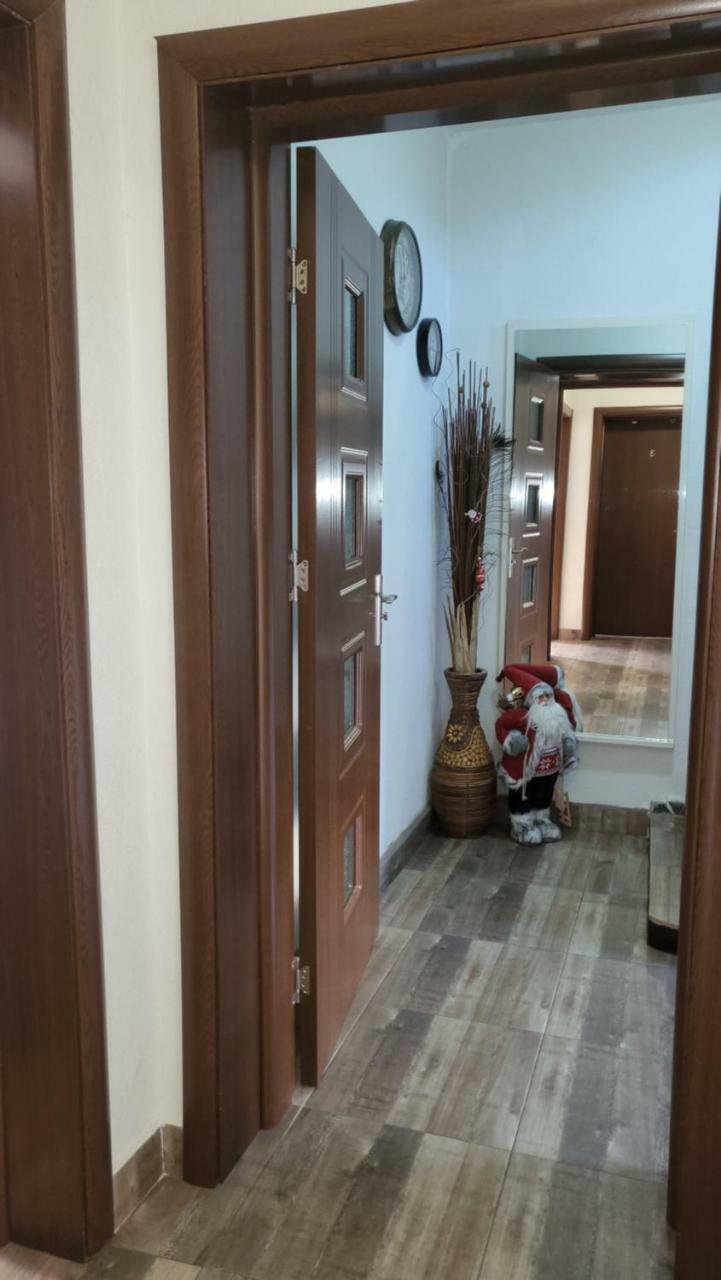 Hostal Boina House