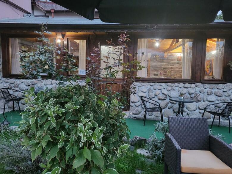 Hostal Boina House
