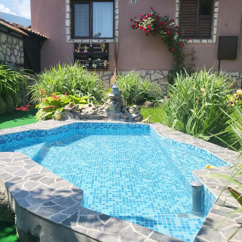 Hostal Boina House