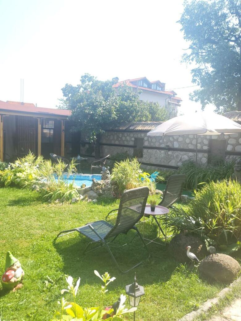 Hostal Boina House