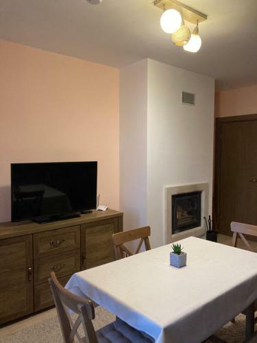 Mirabell Apartment Bansko - Mountain View & Fireplace